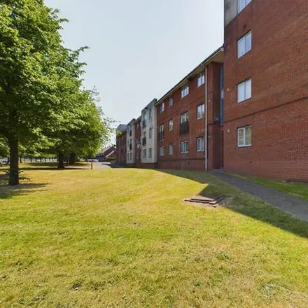 Image 1 - St. James the Less, Uttoxeter Road, Longton, ST3 1PX, United Kingdom - Apartment for sale