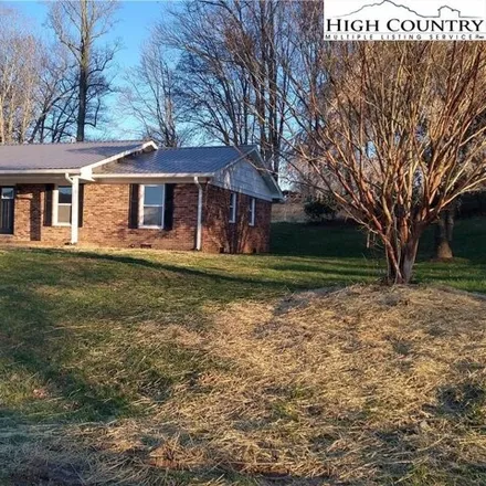 Image 4 - 163 Moxley Road, Sparta, NC 28675, USA - House for sale