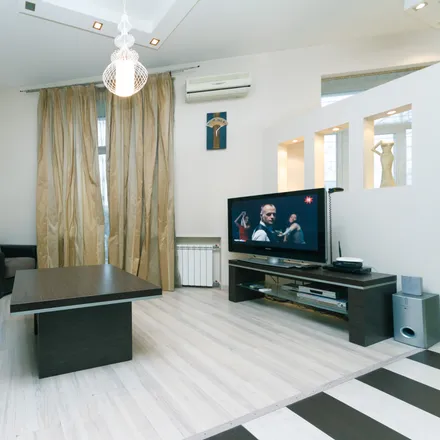 Rent this 2 bed apartment on Khreshchatyk Street in 29-А, Клов