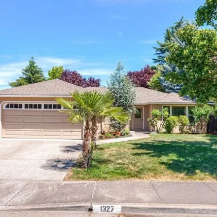 Buy this 3 bed house on 1349 Dixie Lane in Medford, OR 97501