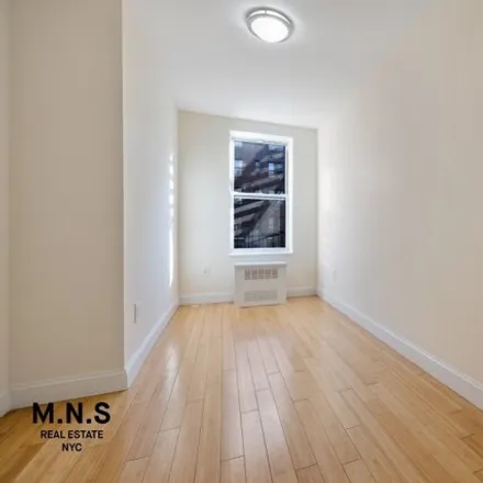 Image 3 - 146 East 19th Street, New York, NY 11226, USA - House for rent