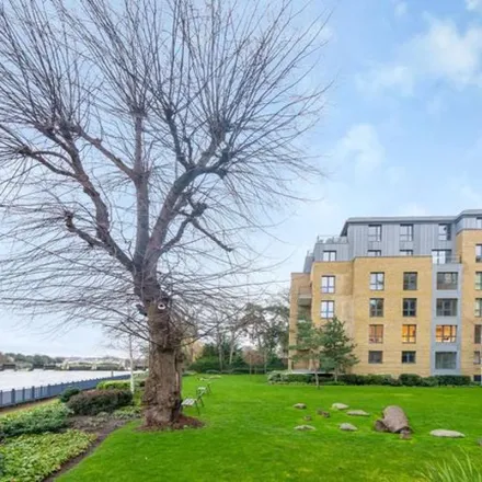 Image 7 - Elmfield Avenue, London, TW11 8BU, United Kingdom - Apartment for rent