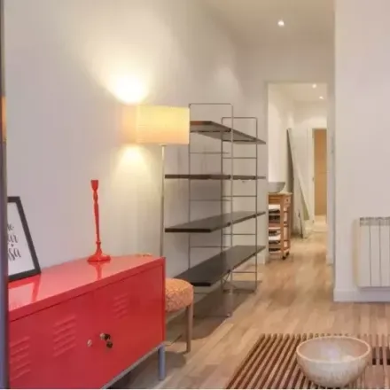 Rent this studio room on Calle del Tesoro in 18, 28004 Madrid