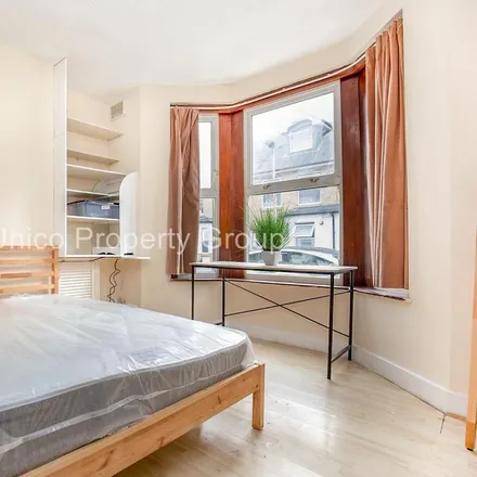 Image 4 - 25 Torrens Road, London, E15 4NA, United Kingdom - Townhouse for rent