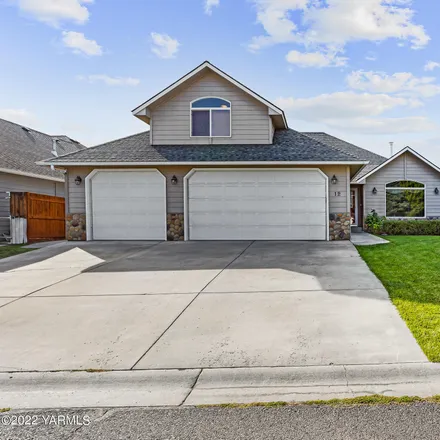 Buy this 3 bed house on 12 North 86th Avenue in Yakima, WA 98908