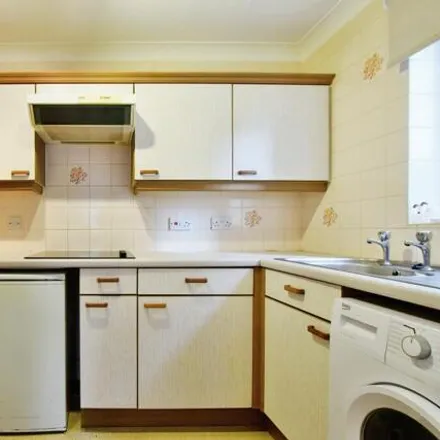 Image 5 - 1st Timperley Scout Group, Park Road, Sale, WA15 6UA, United Kingdom - Apartment for sale