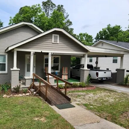 Buy this 2 bed house on 318 West 6th Street in Vidalia, GA 30474