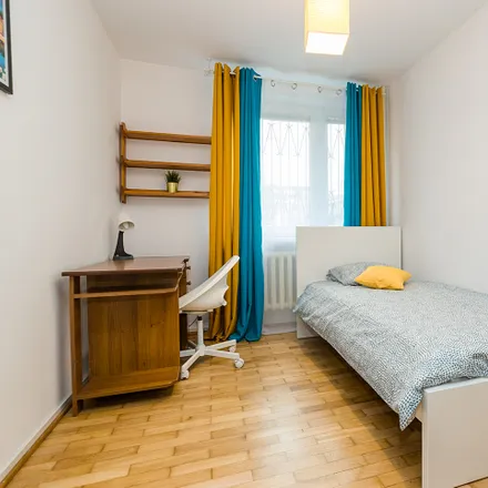 Rent this 3 bed room on Stefana Bryły 2 in 02-685 Warsaw, Poland