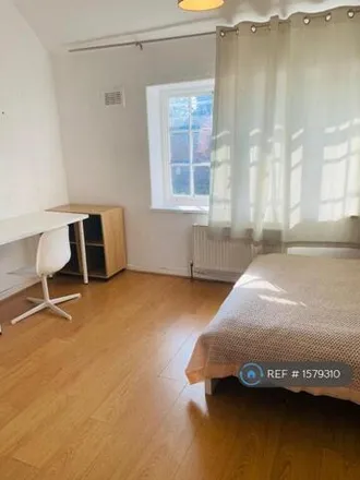 Rent this 1 bed house on 13 Steventon Road in London, W12 0SL