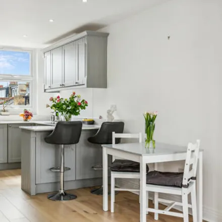 Image 4 - 9 Purves Road, London, NW10 5SU, United Kingdom - Apartment for sale