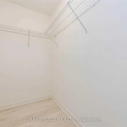 Image 4 - 235 St. Clair Avenue West, Old Toronto, ON M4V 1N5, Canada - Apartment for rent
