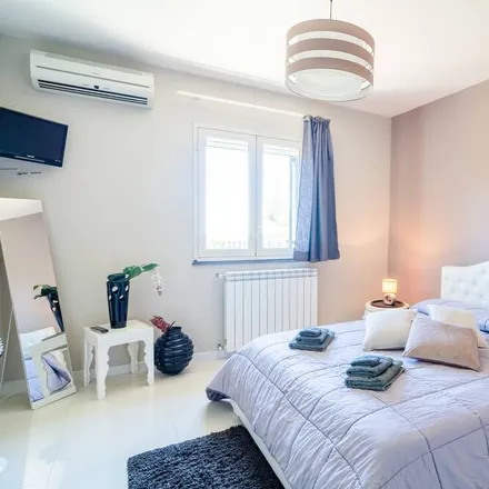Rent this 2 bed house on 95017 Piedimonte Etneo CT