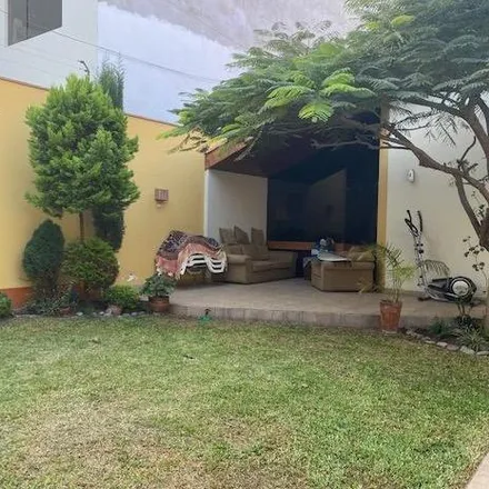 Buy this 3 bed house on Avenida Aviación in Santiago de Surco, Lima Metropolitan Area 15038