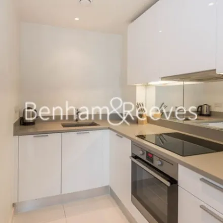 Rent this 1 bed apartment on Silverdale Road in London, UB3 3BW