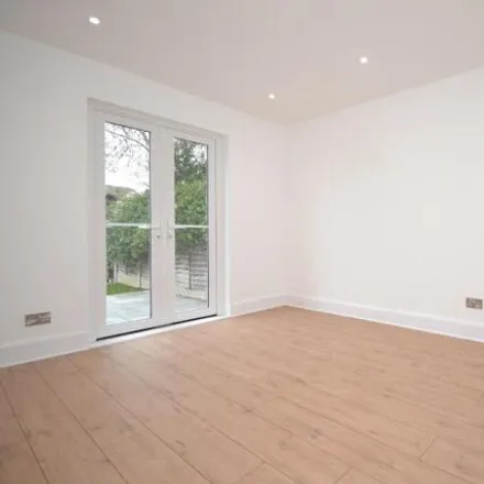 Image 4 - Kingston Crescent, Chelmsford, CM2 6DN, United Kingdom - Duplex for rent