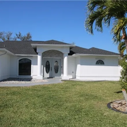 Image 2 - 3556 Southeast 4th Place, Cape Coral, FL 33904, USA - House for sale