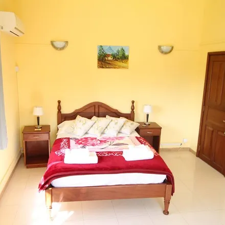 Rent this 3 bed house on Pereybere 30546