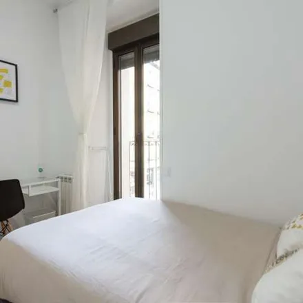 Rent this 5 bed apartment on Madrid in Calle de Santa Isabel, 34