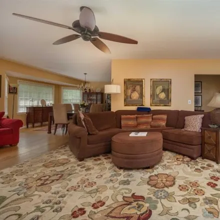 Image 9 - 1101 Highland Park Drive, Pleasant Valley Township, Bettendorf, IA 52722, USA - House for sale