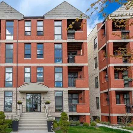 Buy this 3 bed condo on 4234 South Ellis Avenue in Chicago, IL 60615