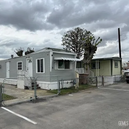 Buy this studio apartment on unnamed road in Bakersfield, CA 93301