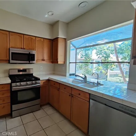 Image 8 - 596 North Pageant Drive, Orange, CA 92869, USA - Townhouse for sale