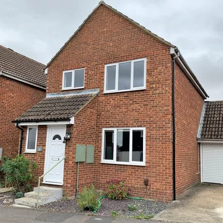 Rent this 3 bed house on 22 Highclere Gardens in Wantage, OX12 9YB