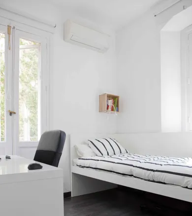 Rent this 3 bed room on Escuela Infantil Risitas in Calle de Joaquín Costa, 12