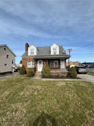 Buy this 3 bed house on Pizza Hut in Everett Avenue, Youngstown