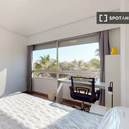 Rent this 5 bed room on Seda Moda in Avinguda Al Vedat, 74
