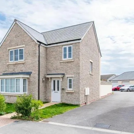 Buy this 4 bed house on Aries Hill in Liskeard, PL14 3GN