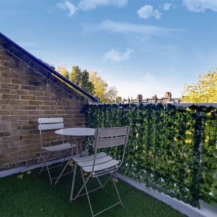 Rent this 1 bed apartment on 61-95 Highbury Grove in London, N5 2EH
