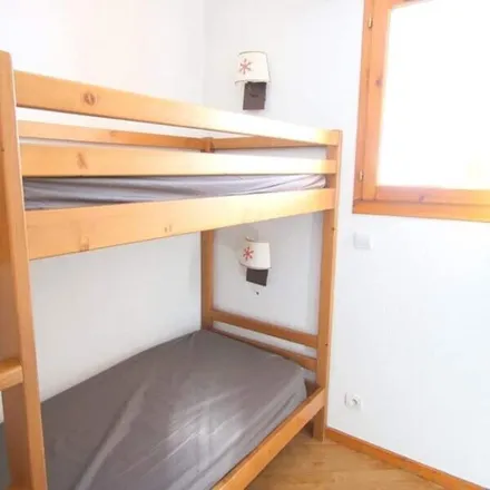 Rent this 3 bed apartment on Centre d'incendie et de secours de Puy-Saint-Vincent in L'Eyssarvia, D 4