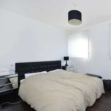 Rent this 3 bed apartment on New Evershed House in Old Castle Street, Spitalfields