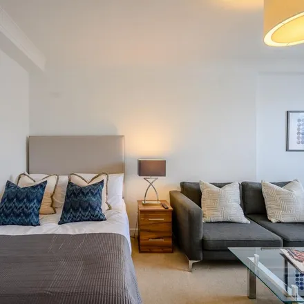 Rent this studio apartment on The Greenhouse in 27a Hill Street, London