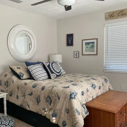 Rent this 2 bed townhouse on Sarasota