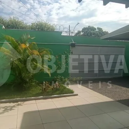 Buy this 2 bed house on Rua Itabira in Daniel Fonseca, Uberlândia - MG