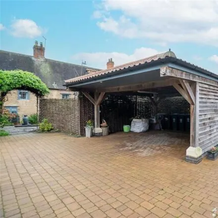 Image 3 - Chichele College, College Street, Higham Ferrers, NN10 8DX, United Kingdom - Townhouse for sale