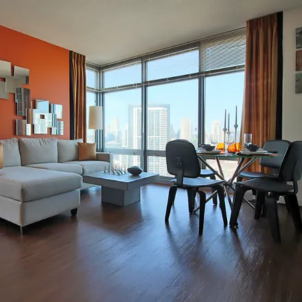 Rent this 3 bed condo on 559 W Kinzie St