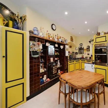 Image 3 - The Cottage, Greenberry Street, London, NW8 7AG, United Kingdom - House for sale