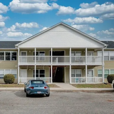 Buy this 2 bed condo on 1034 Dunhill Lane in Marquis Hills, New Hanover County