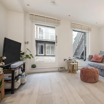Rent this 1 bed apartment on The Chandos in 29 St. Martin's Lane, London