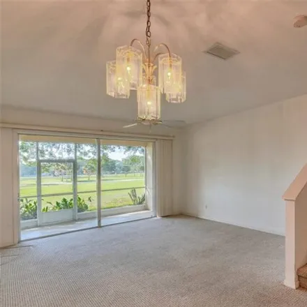 Image 6 - East Bay Golf Club, 702 Country Club Drive, Largo, FL 33771, USA - House for sale