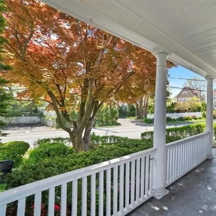 Image 4 - 376 5th Avenue, Rochelle Heights, City of New Rochelle, NY 10801, USA - House for sale