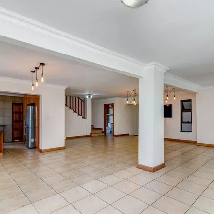 Image 2 - Kinross Street, Johannesburg Ward 96, Gauteng, 2055, South Africa - Apartment for rent