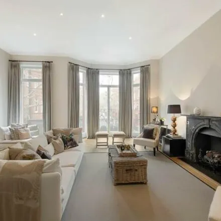 Image 5 - 45 Sloane Gardens, London, SW1W 8ED, United Kingdom - Apartment for rent