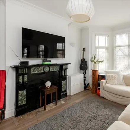 Image 5 - 26 Ridley Road, Willesden Green, London, NW10 5AY, United Kingdom - Apartment for sale