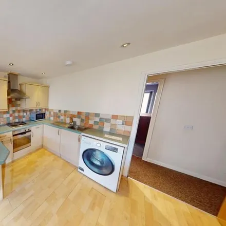 Rent this 2 bed apartment on The Rise in Russell Street, Nottingham