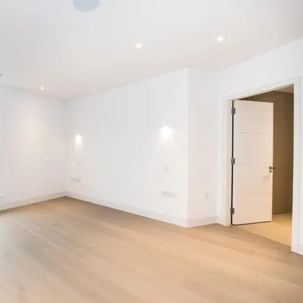 Image 3 - Kidderpore Avenue, London, NW3 7AS, United Kingdom - Apartment for rent