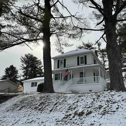 Buy this 7 bed house on 589 Spring Street in Highland, Iowa County
